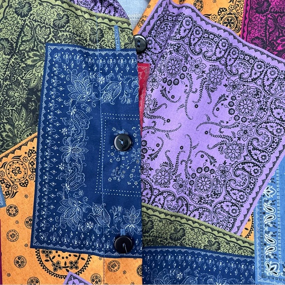 Isle by Melis Kozan Colorful Paisley Artsy Blouse Size Small. 3 button pullover - Picture 4 of 6